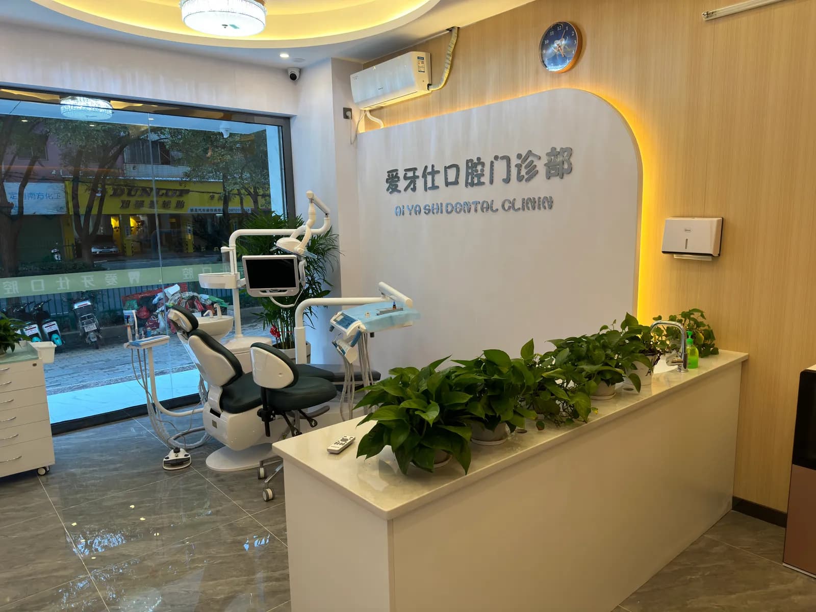 赣州爱牙仕口腔诊室环境