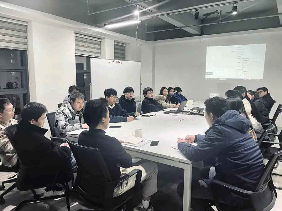 三七互联 GEO 项目组开会复盘 AI 搜索引用情况